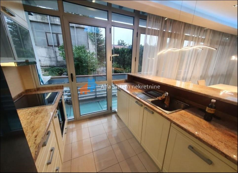 izdavanje-lokala-beograd-2rPceUmQ09 Četvorosoban stan za izdavanje, Dedinje, Beograd, 148m², 2.400 €/mes