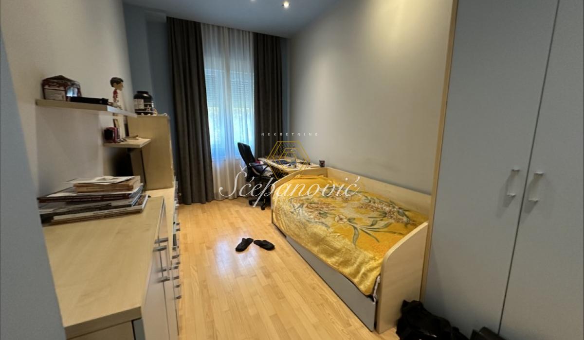 izdavanje-lokala-beograd-M26Woq1NJD Četvorosoban stan na prodaju, Liman 3, Novi Sad, 127m², 420.000 €