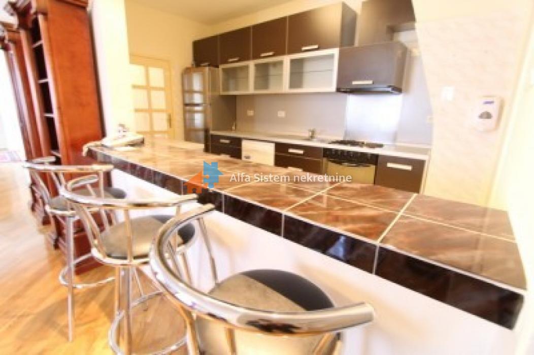 Stan Izdavanje Beograd Banovo Brdo 140 m2