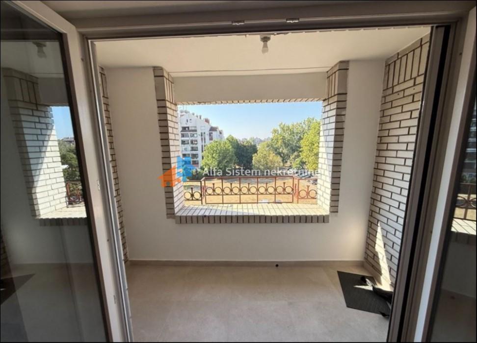 izdavanje-lokala-z9Jfn9QEZc Četvorosoban stan za izdavanje, Bežanijska Kosa 2, Beograd, 90m², 4. sprat, 2.000 €/mes