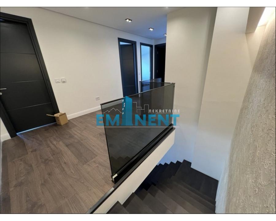 izdavanje-nekretnina-anXkdCeqjE Petosoban stan za izdavanje, Kalenić Pijaca, Beograd, 200m², 3.000 €/mes