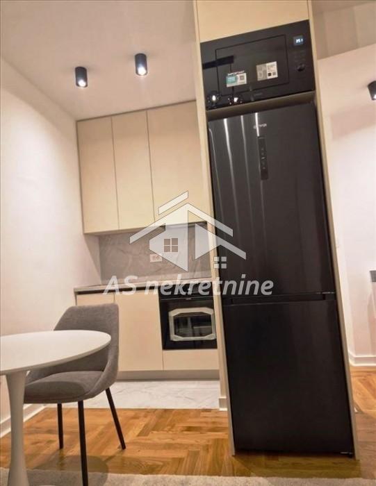 Stan Izdavanje Beograd Francuska 40 m2