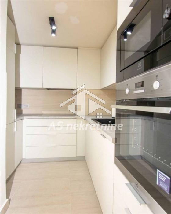 Stan Izdavanje Beograd Blok 65 56 m2