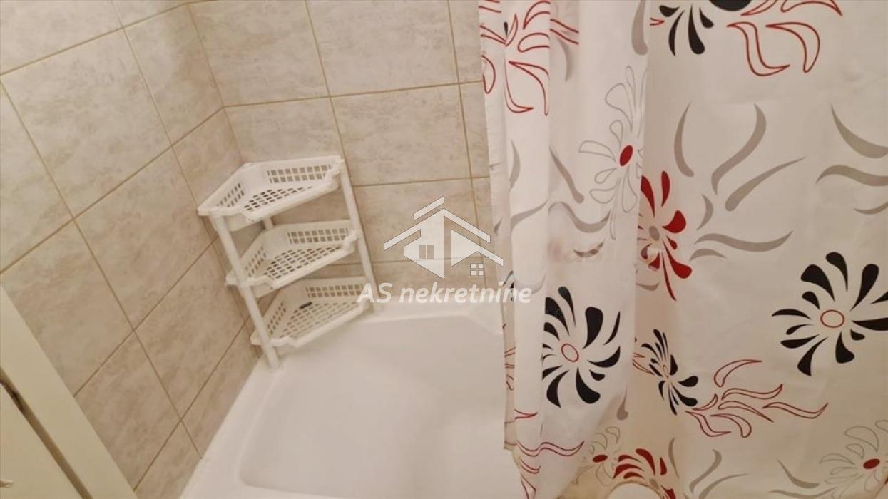 izdavanje-nekretnina-beograd-hFML84Akru Četvorosoban stan za izdavanje, Denkova Bašta, Beograd, 98m², 1.000 €/mes