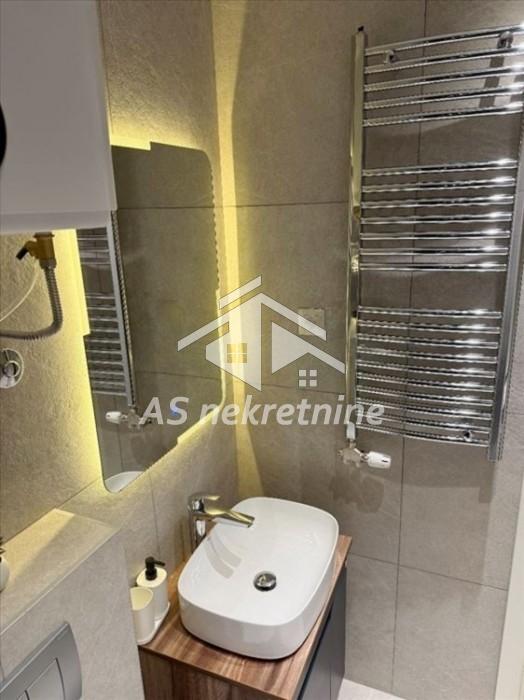 Dvosoban stan za izdavanje, Kalenić Pijaca, Beograd, 55m², 4. sprat, 1.300 €/mes