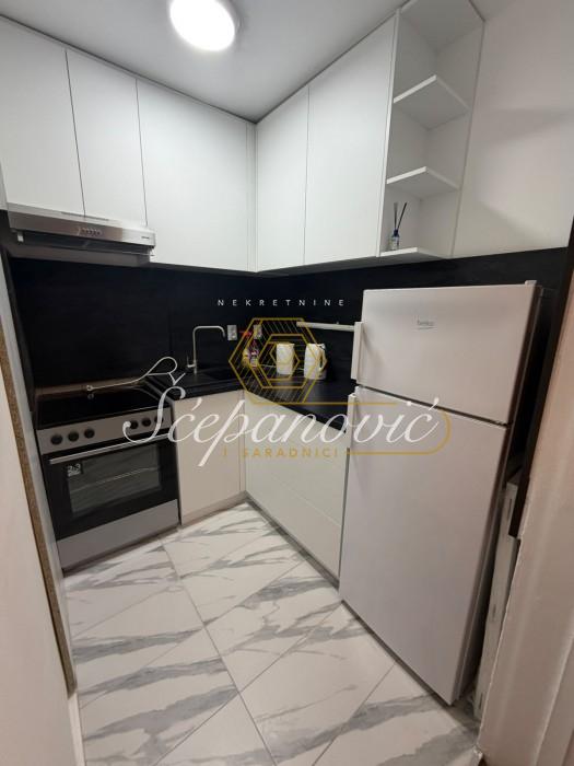 Stan Izdavanje Novi Sad  48 m2