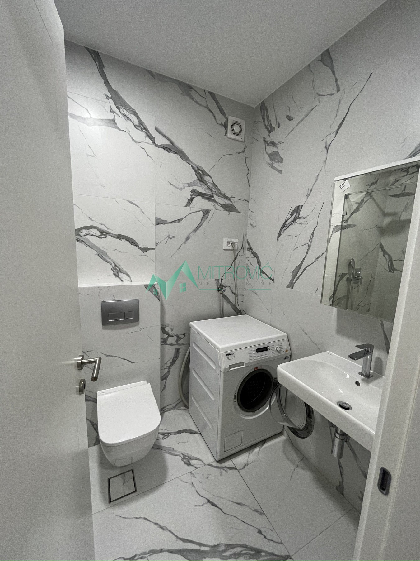izdavanje-rotkvarija-9102517-byblg Stan Prodaja Novi Sad 42 m2