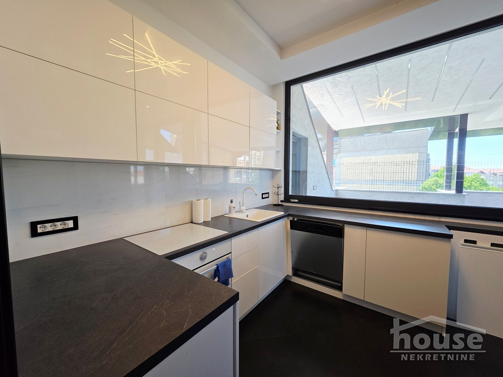 Višesoban stan za izdavanje, Sajmište, Novi Sad, 242m², 1.800 €/mes