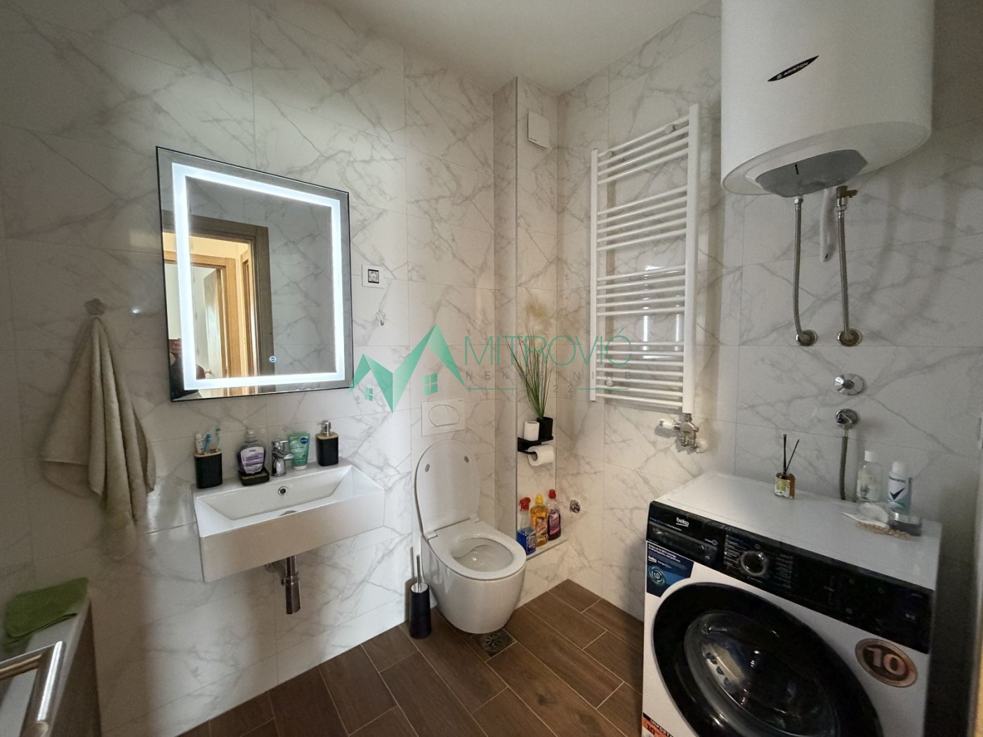 Trosoban stan za izdavanje, Salajka, Novi Sad, 68m², 2. sprat, 1.100 €/mes