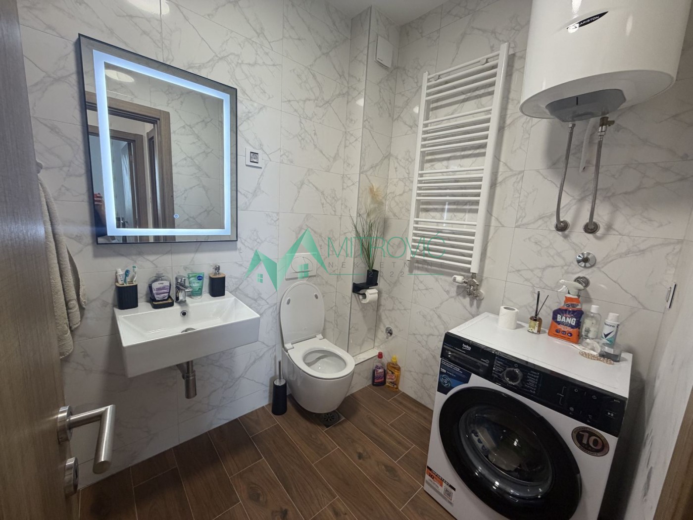 Trosoban stan za izdavanje, Salajka, Novi Sad, 68m², 2. sprat, 1.100 €/mes