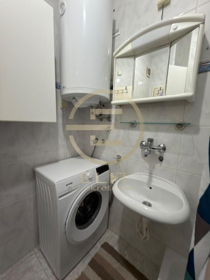 Jednosoban stan na prodaju, Socijalno, Novi Sad, 32m², 100.000 €