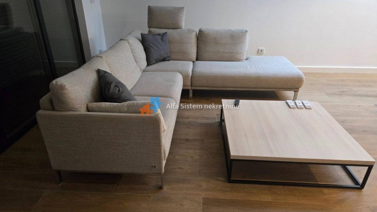Kuća Izdavanje Beograd Dedinje 250 m2