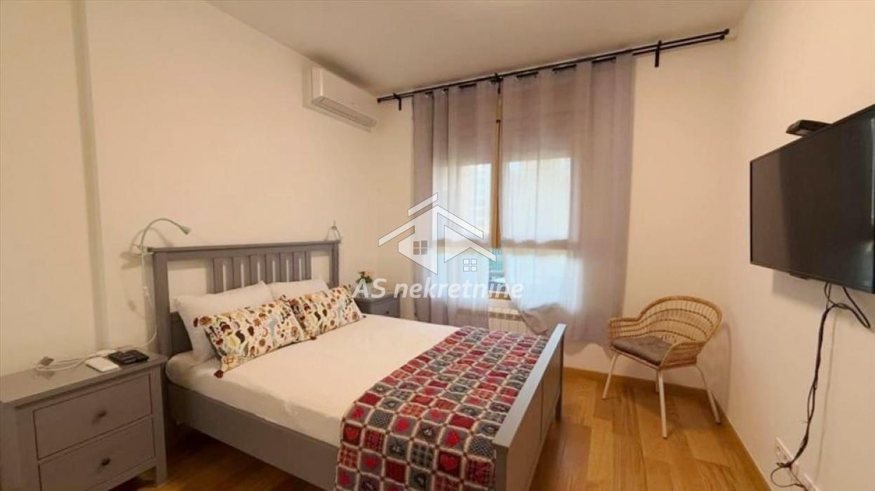 Dvosoban stan za izdavanje, Blok 65, Beograd, 54m², 1. sprat, 1.100 €/mes