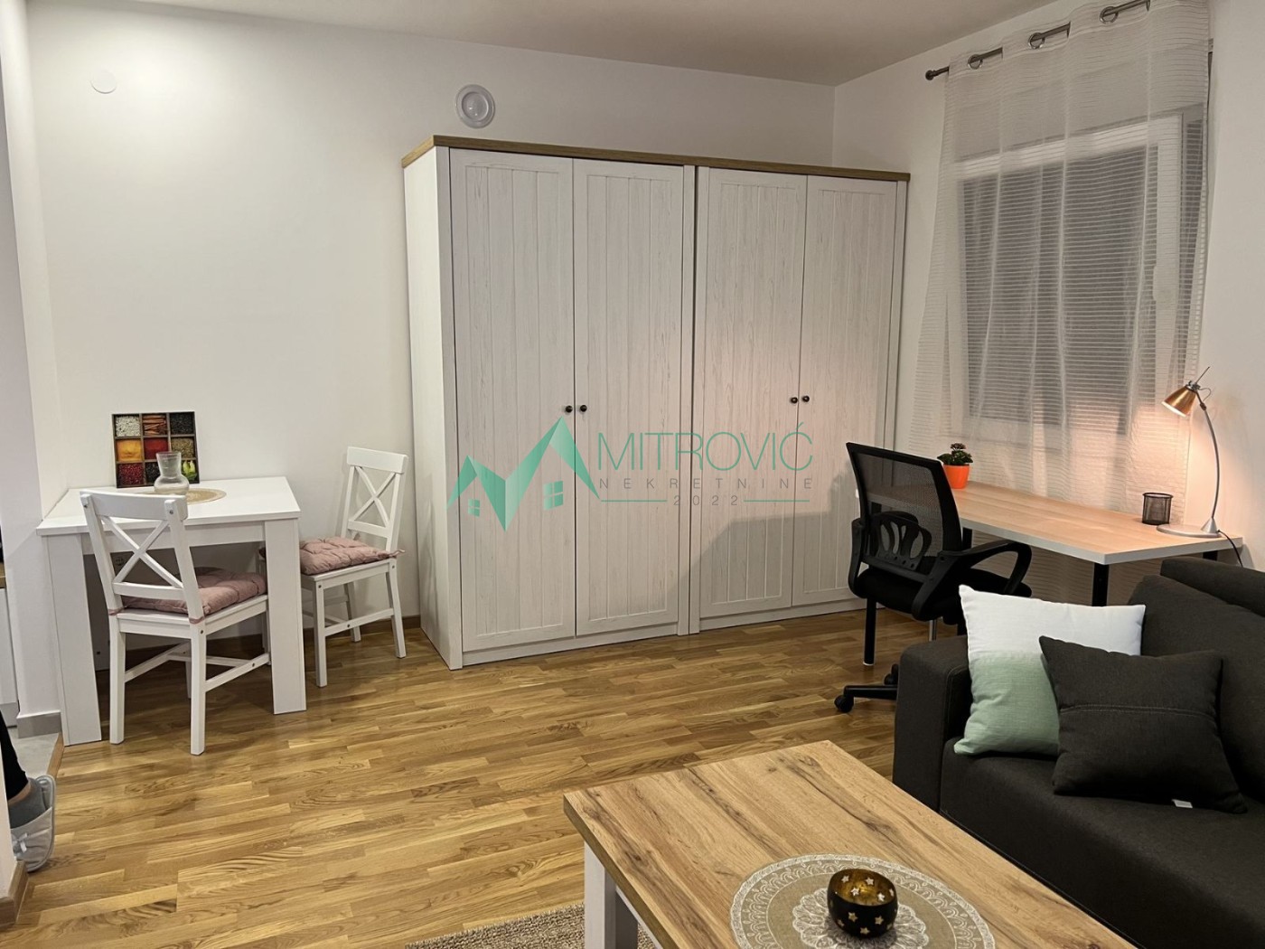 Stan Izdavanje Novi Sad  28 m2