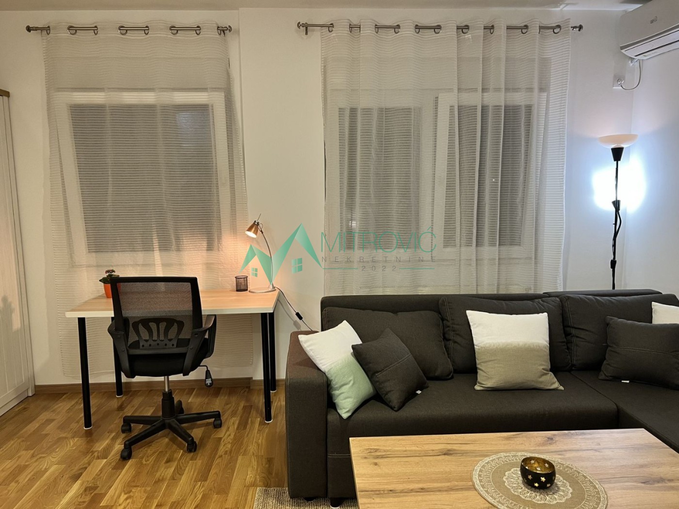 Stan Izdavanje Novi Sad  28 m2