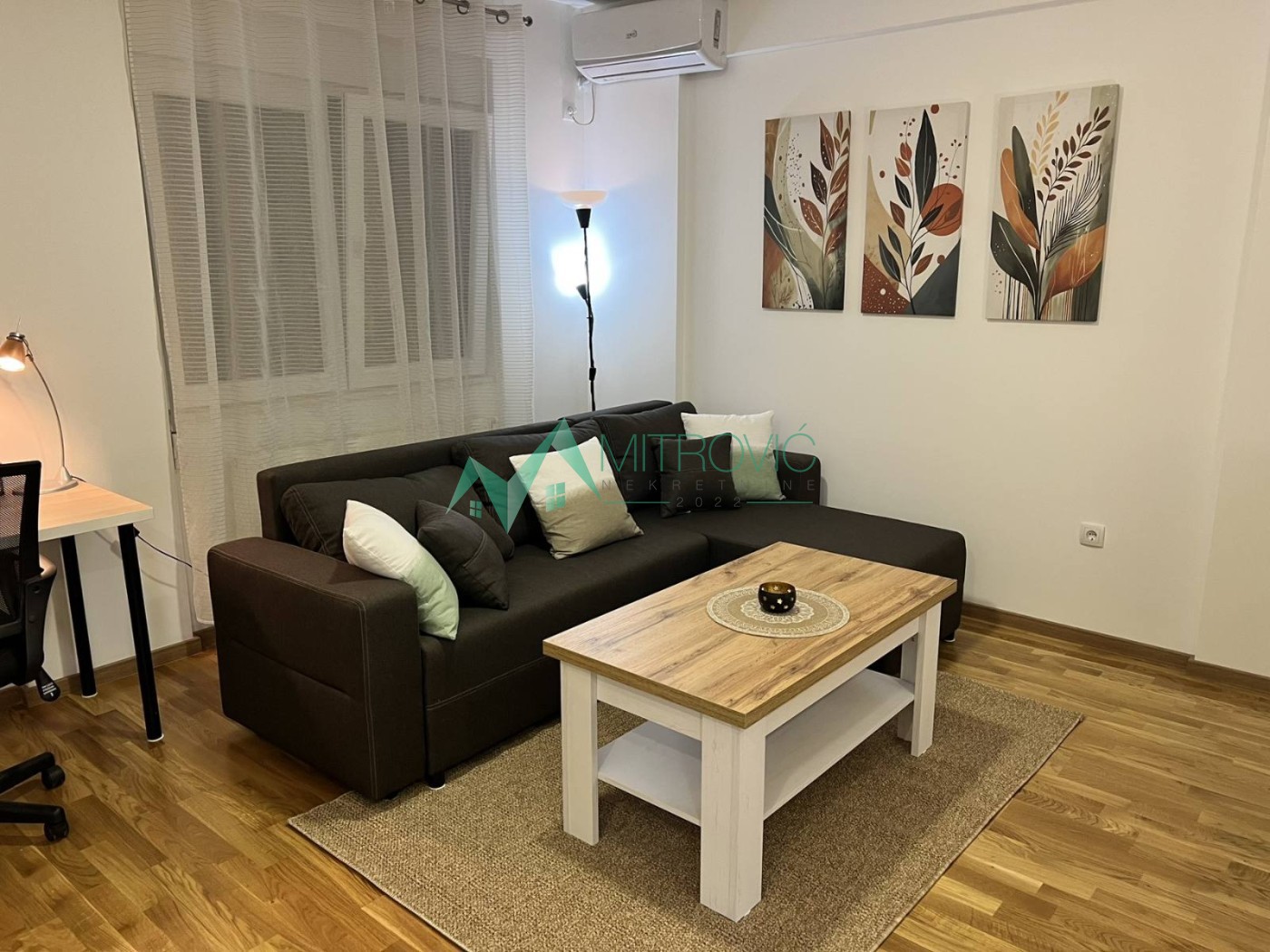 Stan Izdavanje Novi Sad  28 m2