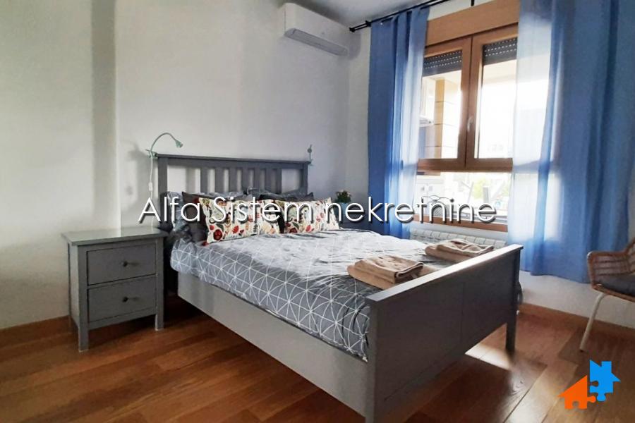 Stan Izdavanje Beograd Blok 65 54 m2