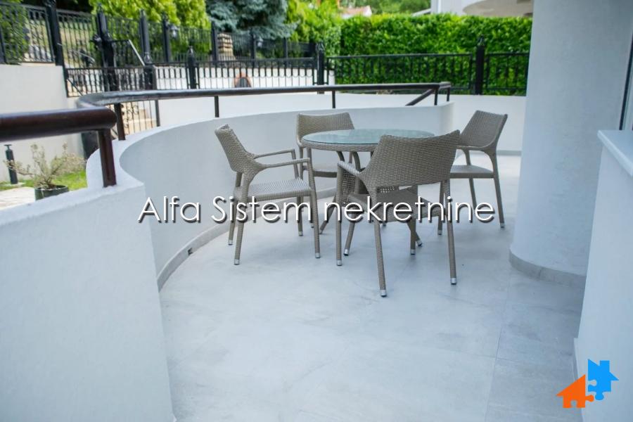 Kuća za izdavanje, Banovo Brdo, Beograd, 260m², 3.500 €/mes