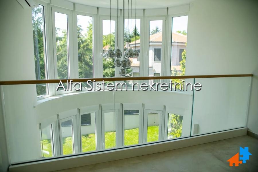 Kuća Izdavanje Beograd Banovo Brdo 260 m2