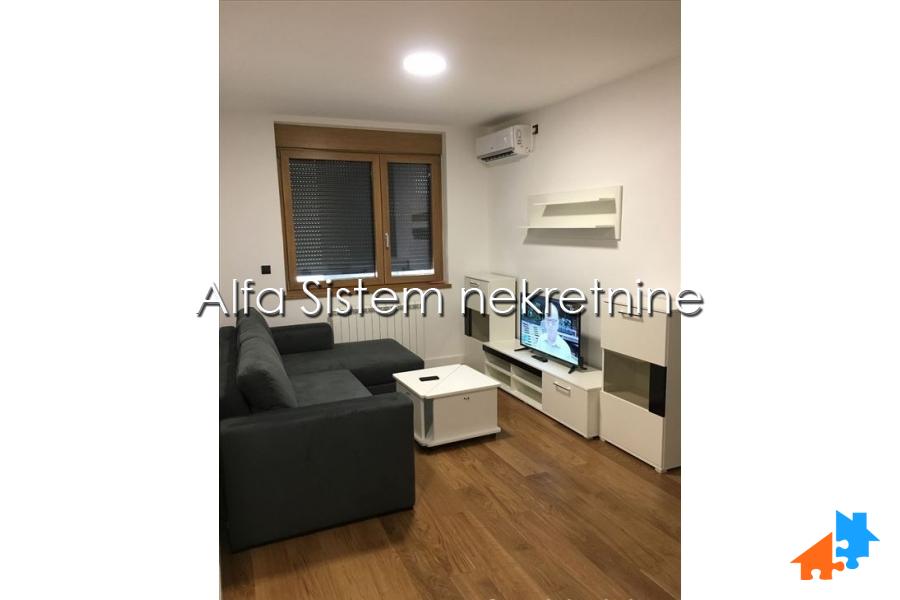 Stan Izdavanje Beograd Južni Bulevar 40 m2