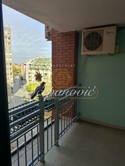 kuca-izdavanje-4osROOx2eY Trosoban stan za izdavanje, Bulevar Oslobođenja, Novi Sad, 88m², 650 €/mes
