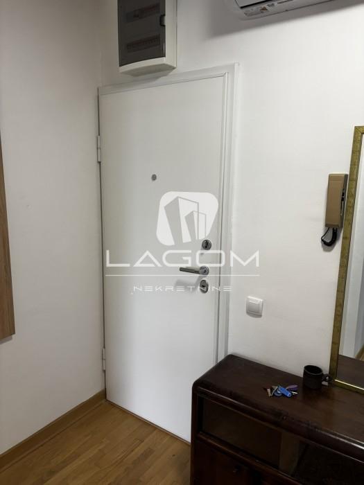 kuca-izdavanje-ALtrSKw15F Dvosoban stan na prodaju, Blok 71, Beograd, 67m², 200.000 €