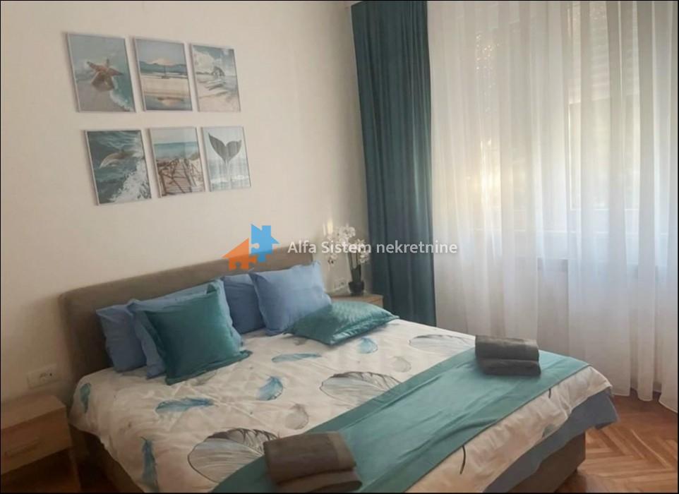 kuca-izdavanje-FAeWPW7NvG Trosoban stan za izdavanje, Beograđanka, Beograd, 64m², 1.200 €/mes