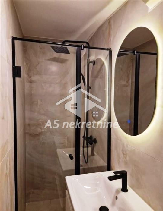 Trosoban stan za izdavanje, Francuska, Beograd, 40m², 850 €/mes