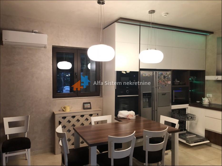 Kuća Izdavanje Beograd Kuća Izdavanje Beograd Zvezdarska Šuma 180 m2