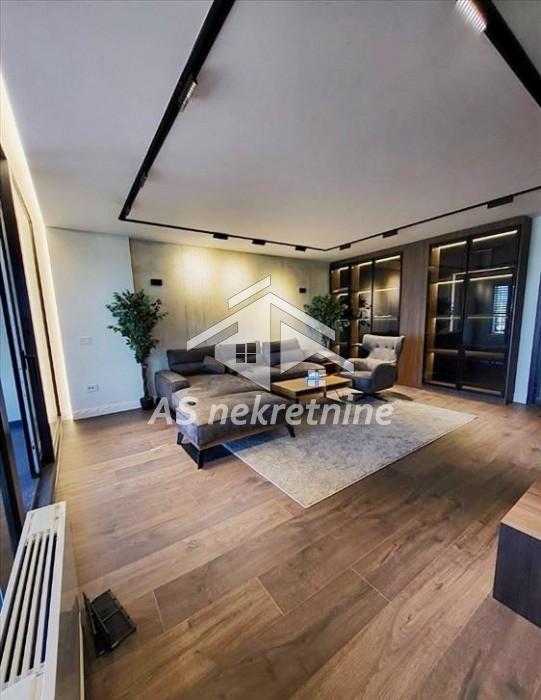 Stan Izdavanje Beograd Kalenić Pijaca 200 m2