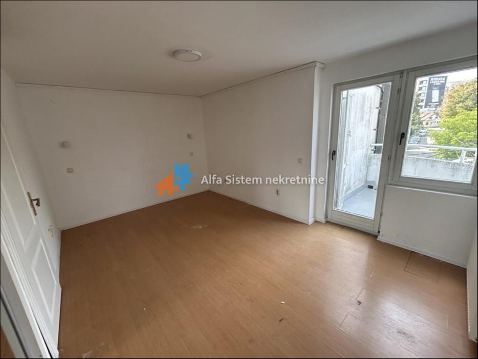 Stan Izdavanje Beograd  176 m2