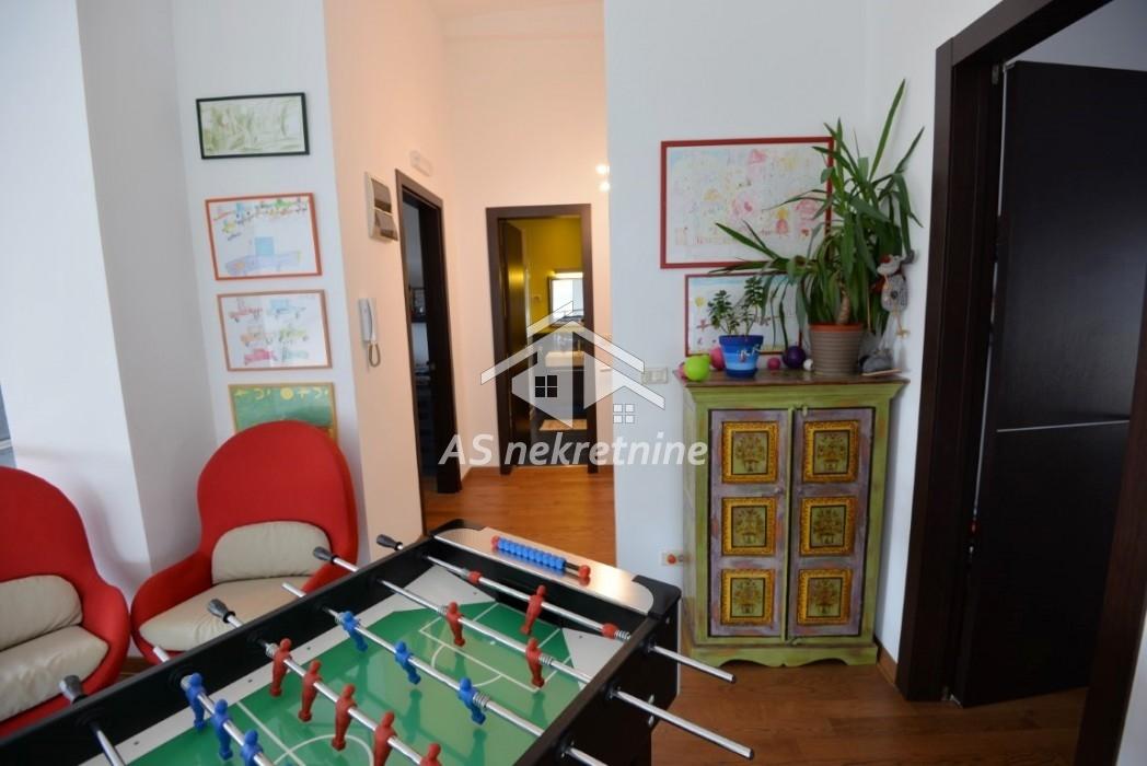 kuca-izdavanje-wx9xjmCfVm Stan Izdavanje Beograd Dedinje 251 m2