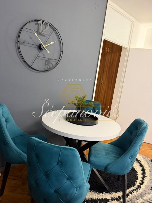 Stan Izdavanje Novi Sad  48 m2
