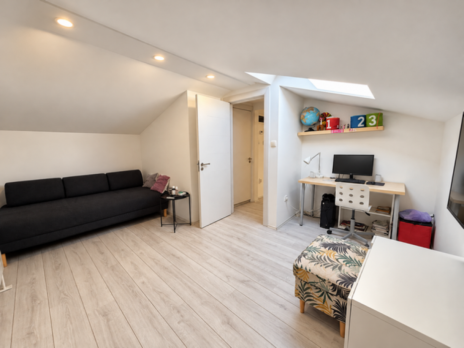kuca-prodaja-LLRQEasZfW Trosoban stan na prodaju, Bulbulder, Beograd, 79m², 285.000 €