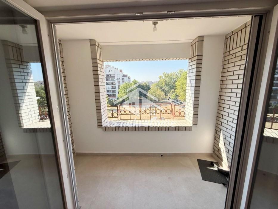 lokali-izdavanje-0YbfqjSilu Četvorosoban stan za izdavanje, Bežanijska Kosa 2, Beograd, 90m², 4. sprat, 2.200 €/mes