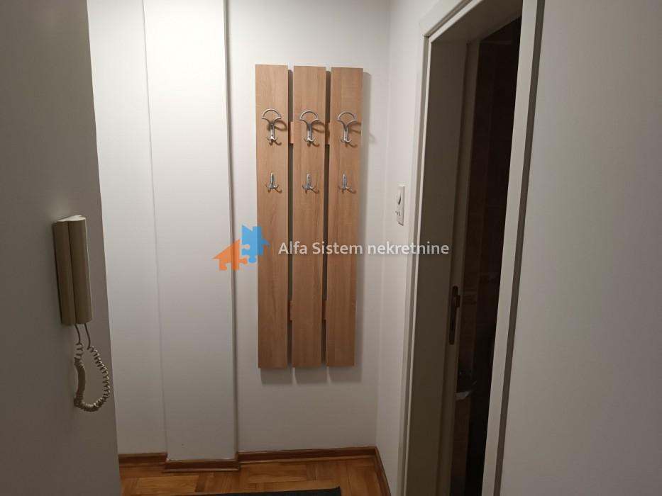 lokali-izdavanje-7ucEPWfPuE Trosoban stan za izdavanje, Južni Bulevar, Beograd, 55m², 1. sprat, 750 €/mes