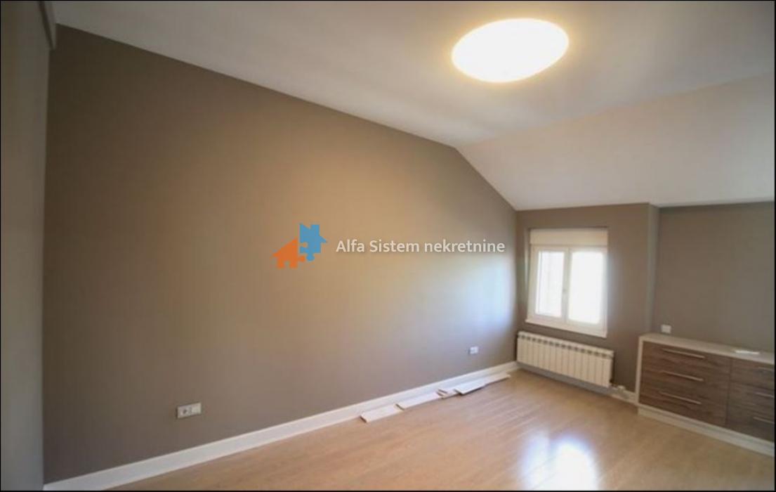 Četvorosoban stan za izdavanje, Hram Svetog Save, Beograd, 180m², 3.000 €/mes