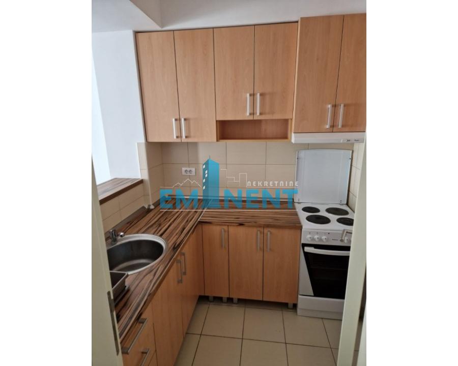 Stan Izdavanje Beograd Blok 72 42 m2