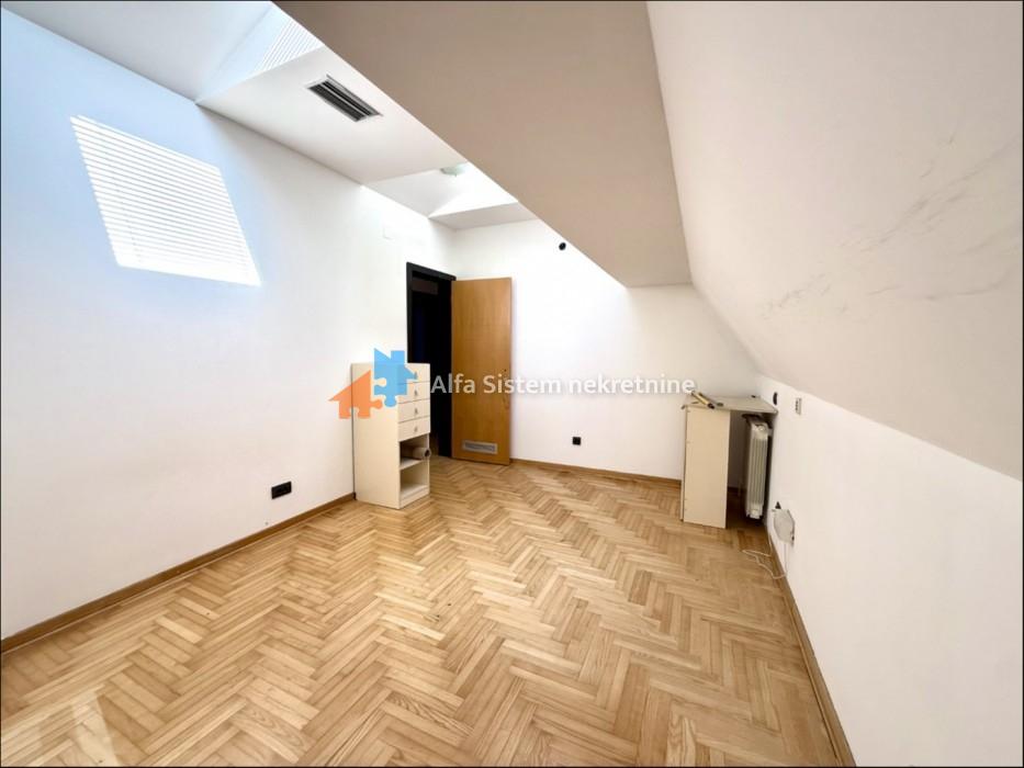 Stan Prodaja Beograd Kalenić Pijaca 208 m2