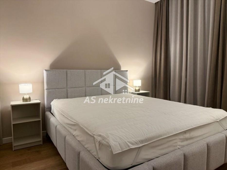 Stan Izdavanje Beograd Kalenić Pijaca 55 m2