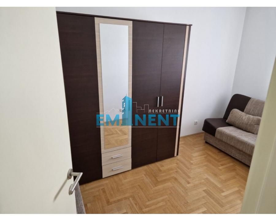 Stan Izdavanje Beograd Blok 72 42 m2