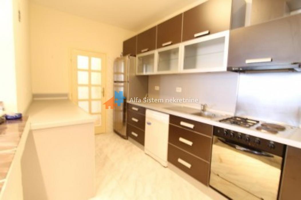 Stan Izdavanje Beograd Banovo Brdo 140 m2