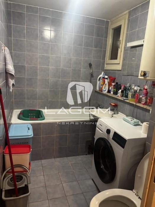lokali-prodaja-oBw4J5Y03u Trosoban stan na prodaju, Blok 70a, Beograd, 67m², 225.000 €