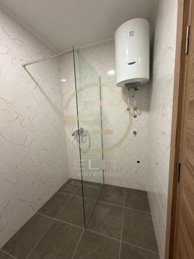 Četvorosoban stan na prodaju, Mišeluk, Novi Sad, 78m², 145.000 €