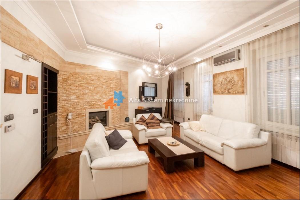 Stan Izdavanje Beograd Obilićev Venac 140 m2