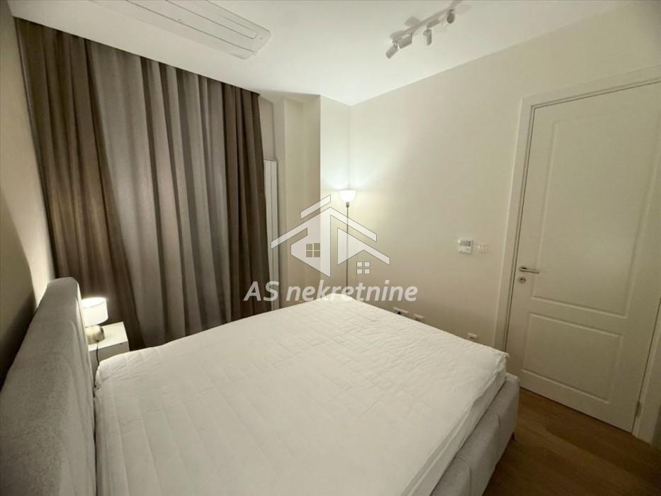 Dvosoban stan za izdavanje, Kalenić Pijaca, Beograd, 55m², 4. sprat, 1.300 €/mes