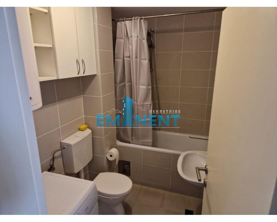 Stan Izdavanje Beograd Blok 72 42 m2