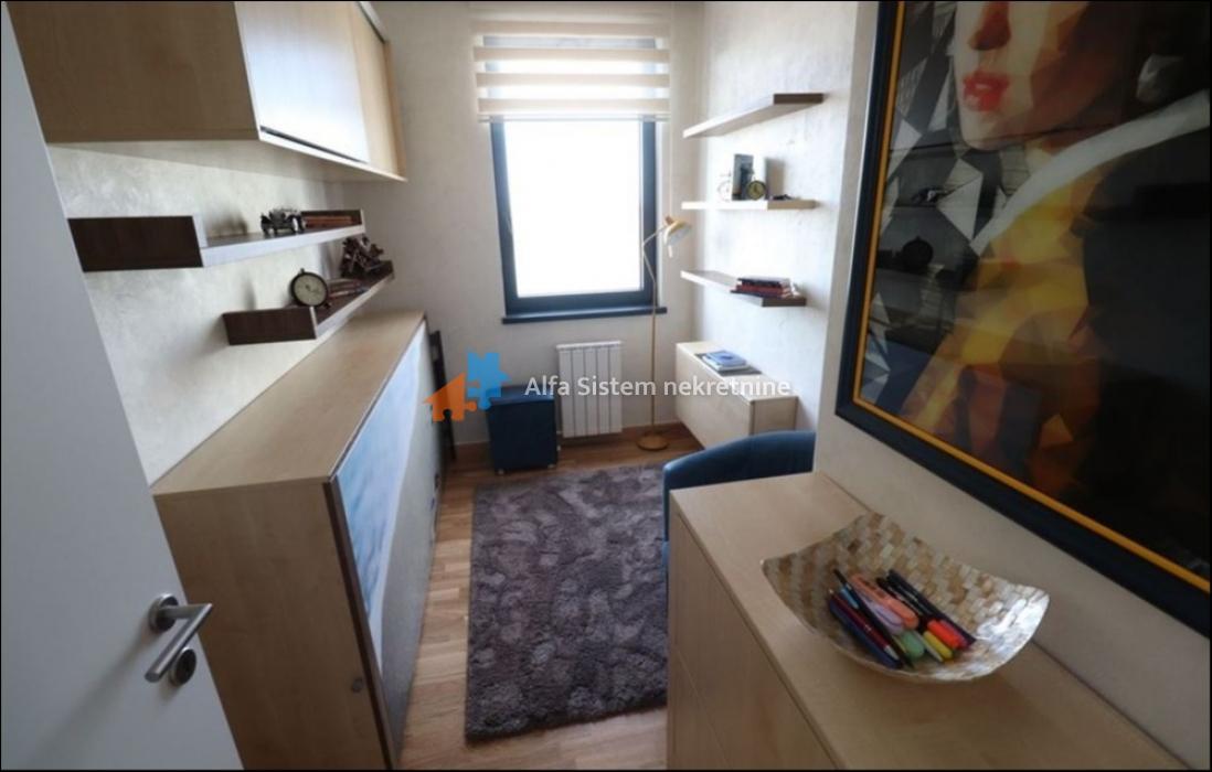 nekretnine-izdavanje-xmuyT54ARu Četvorosoban stan za izdavanje, Beograd na Vodi, Beograd, 90m², 2.200 €/mes