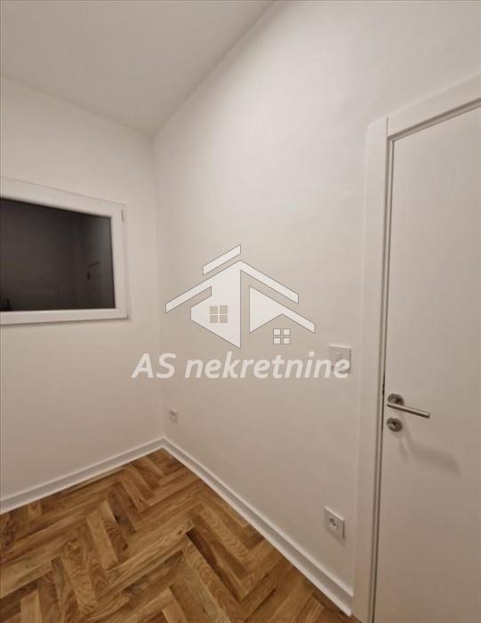 Trosoban stan za izdavanje, Francuska, Beograd, 40m², 850 €/mes