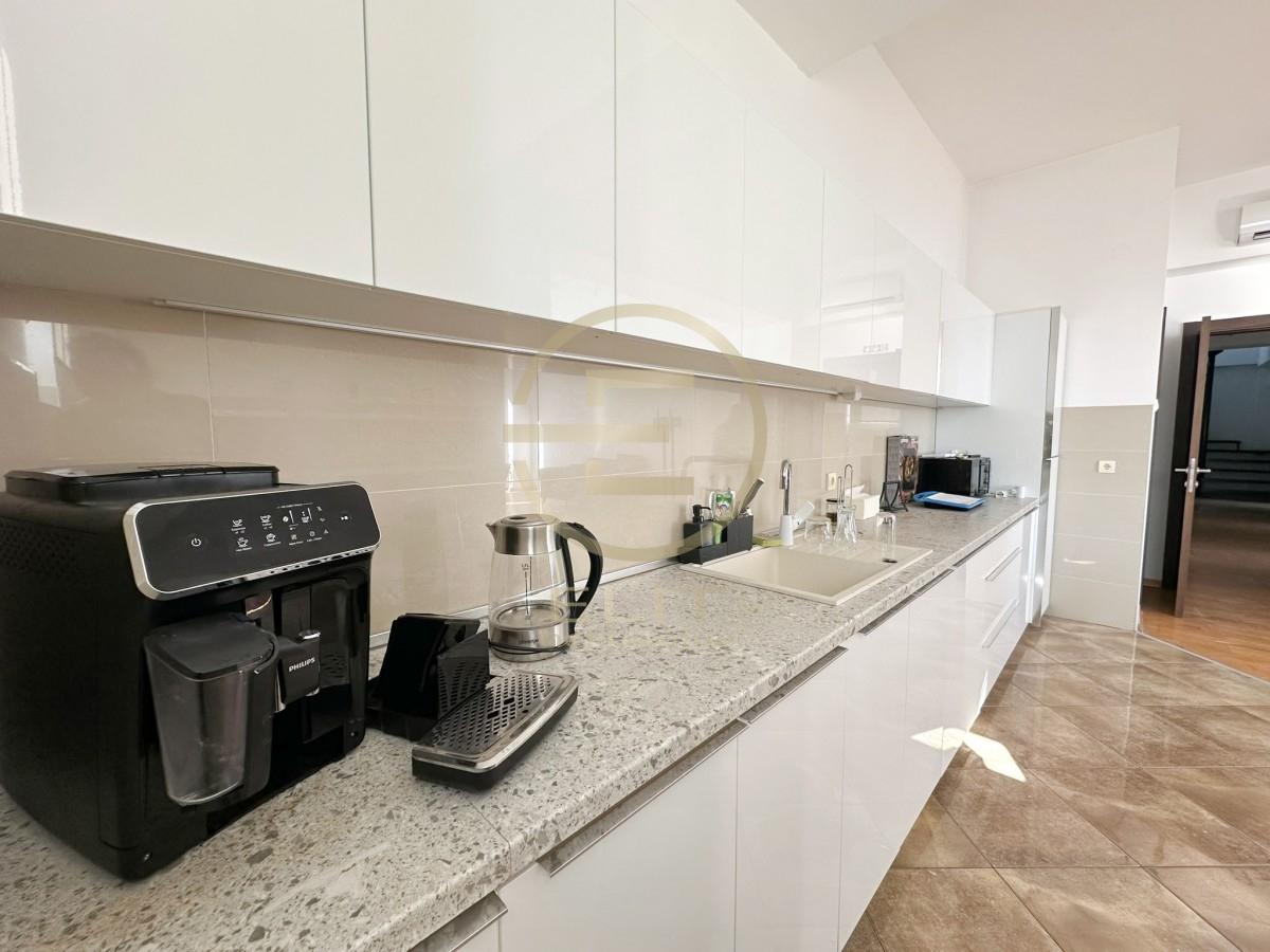 nekretnine-prodaja-PQxeKgo6l0 Lokal za izdavanje, Bulevar Oslobođenja, Novi Sad, 312m², 3.850 €/mes